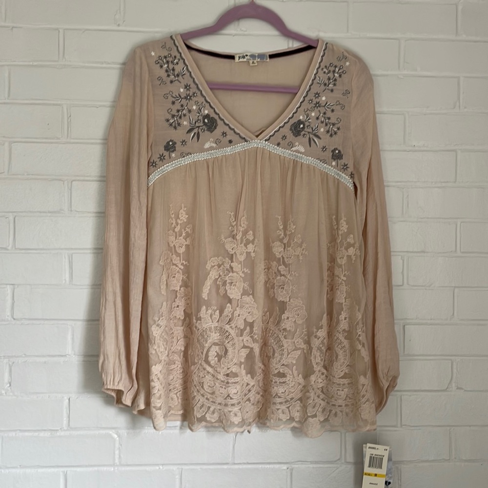 JOLT- NWT  tunic blouse